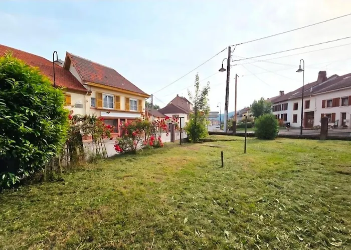 Apartment Le Petit Domaine De Leo L Ecureuil Cosy Avec Jardin Privatif